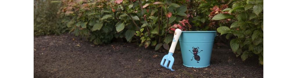 Vrolijk werken in de tuin!