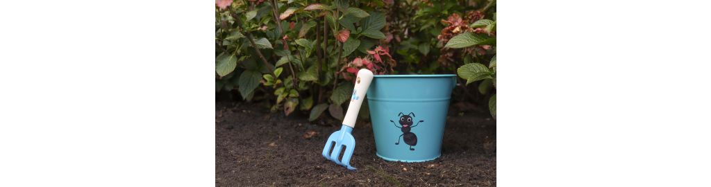 Vrolijk werken in de tuin!